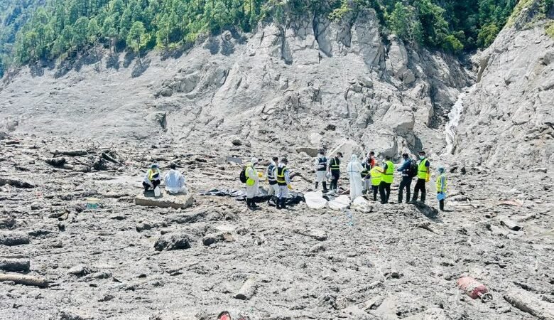 भोटेकोशी बाढीमा परी मृत्यु भएकामध्ये हालसम्म एक हजार ३६६ जनाको शव भेटियो, चारहजार ७७ जना अझै सम्पर्कविहीन
