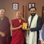 बाढीप्रभावितका लागि गुरु रिम्पोछेद्वारा एक करोड ५० लाख सहयोग