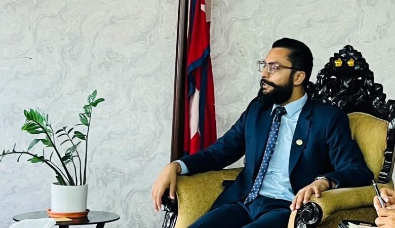 राजनीतिक दलका गतिविधिमा संलग्न शिक्षकलाई कारबाही गर्न शिक्षामन्त्रीको निर्देशन