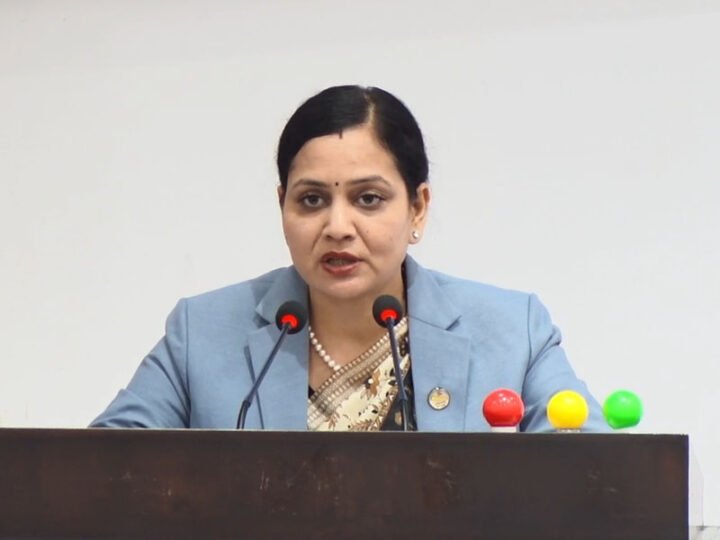 सरकारले जनसंख्या बढाउन बिदा र प्रोत्साहनको कानुनी व्यवस्था गर्दै