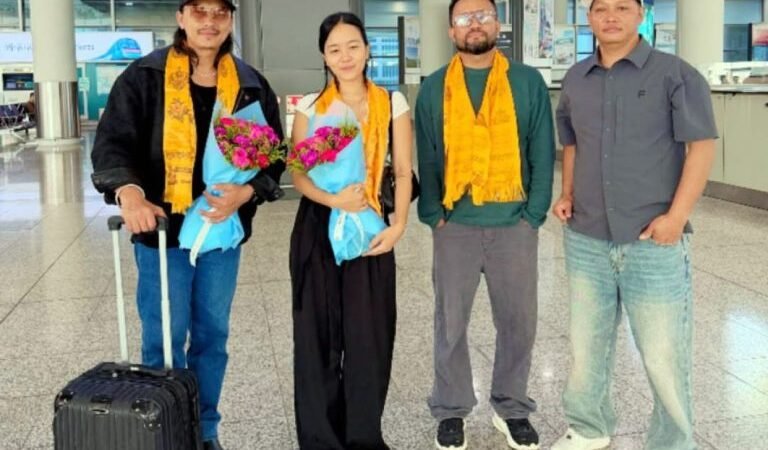 ‘आ बाट आमा २’ को छायांकनका लागि पल, निर्देशक चन्द्र र रिश्ताको टिम हङकङमा