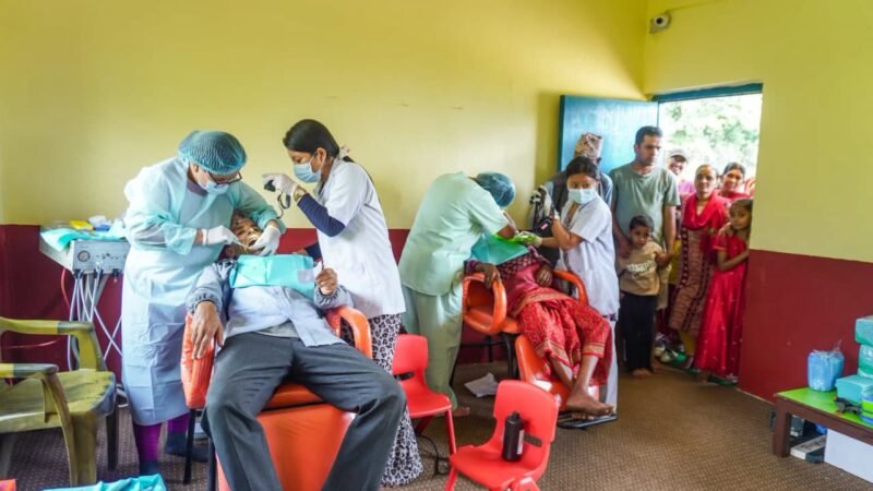 बाढी प्रभावित रसुवामा छ दिने निःशुल्क स्वास्थ्य तथा दन्त शिविर सञ्चालन