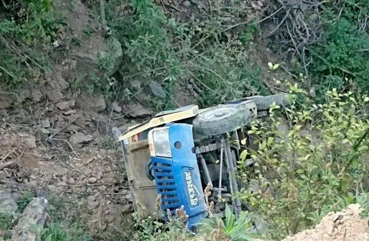 दुई छुट्टछुटै सवारी साधन दुर्घटनामा ७ यात्रु घाइते, दुईको अवस्था गम्भीर