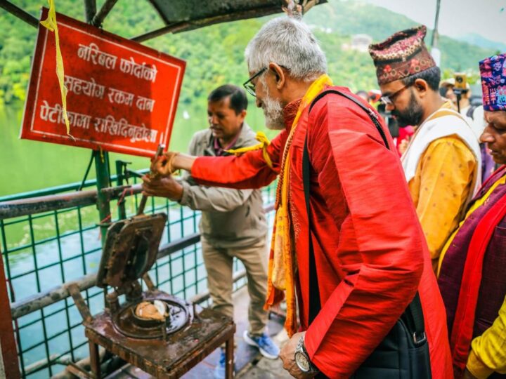 कोटिहोमको सफलताको कामन गर्दै तालबाराही मातालाई १ हजार ८ नरिवल अर्पण